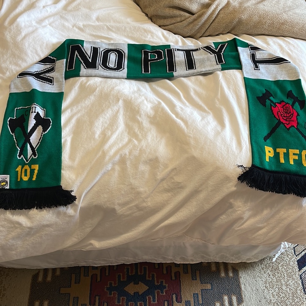 Portland Timber Scarf - NWOT